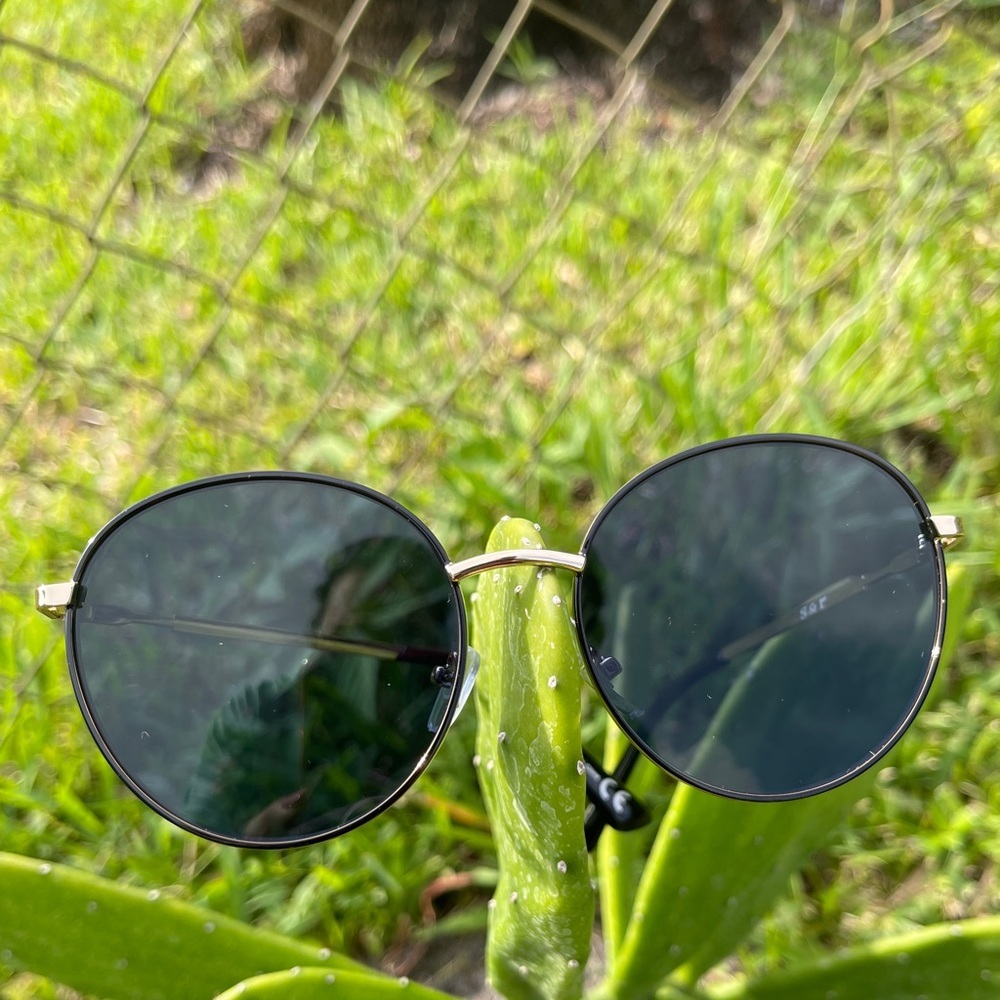 SUMMER & ROSE Harper Round Blue Aviator W/Black Rims - Picture 12 of 12